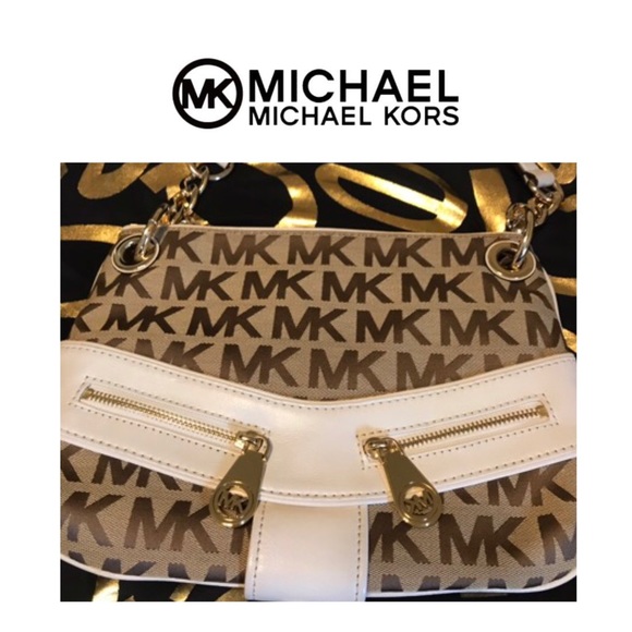 Michael Kors Handbags - ✨Michael Kors bag✨